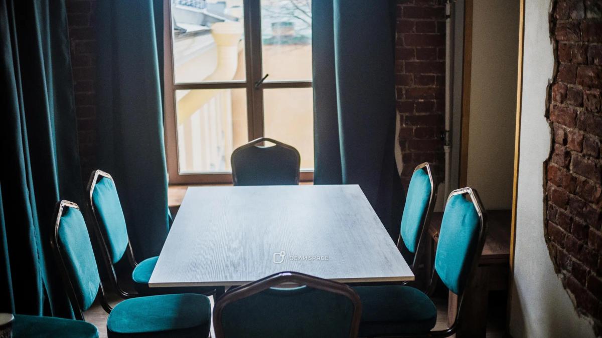 Кабинет "Рыцарский" для переговоров, небольших тренингов, коуч-сессий - Фото №1