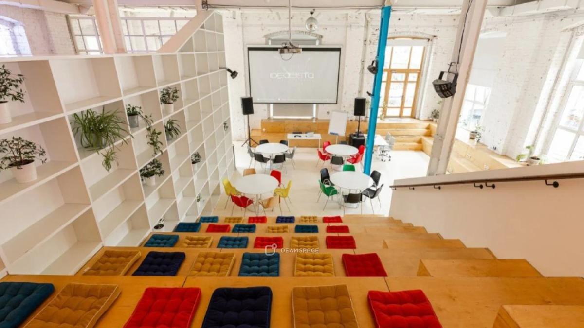 Лофт IDEALISTA - большая светлая площадка с верандой в центре Москвы - Фото №1