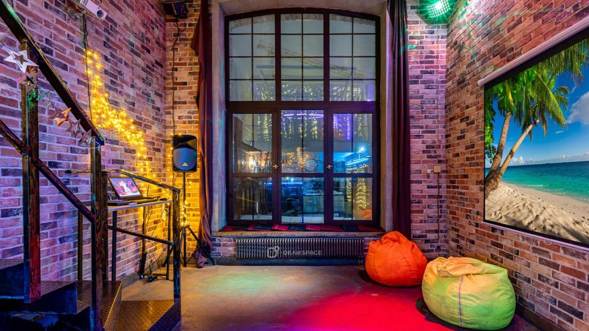 Приватный лофт Gallery Loft на Комсомольской с караоке и PS 4 - Фото №8