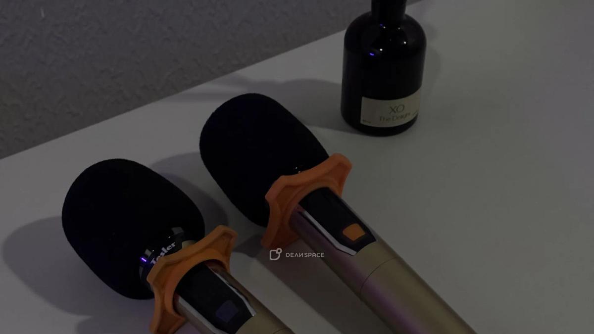 Classic - элегантный лофт в классическом стиле с акцентным освещением, диско‑шаром и караоке - Фото №12