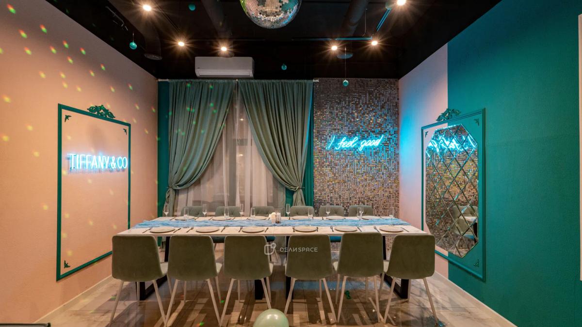 Tiffany - изысканный лофт с мебелью, светомузыкой, караоке и диско-шаром - Фото №7