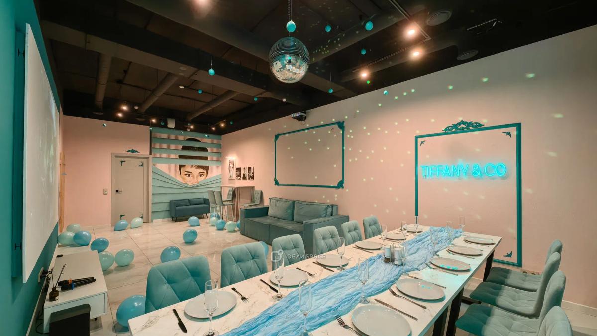 Tiffany - изысканный лофт с мебелью, светомузыкой, караоке и диско-шаром - Фото №2