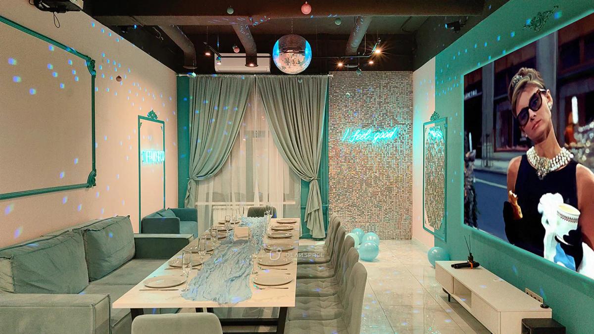 Tiffany - изысканный лофт с мебелью, светомузыкой, караоке и диско-шаром - Фото №1