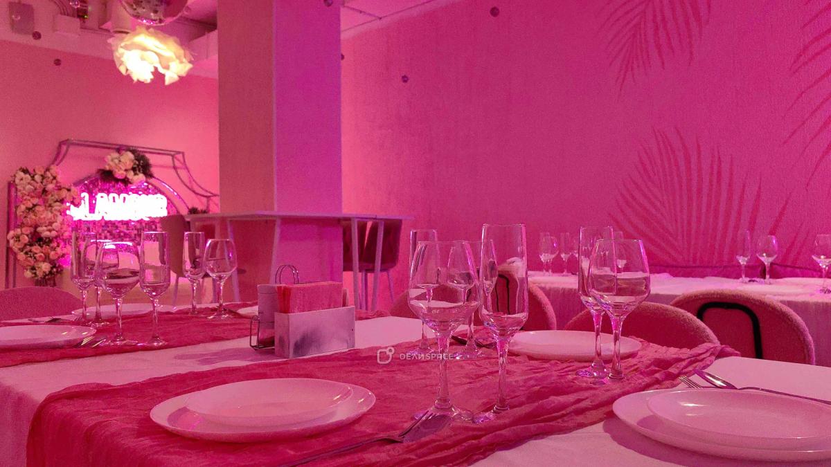 Barbie - розовый лофт с диско-шаром, фотозоной и караоке - Фото №7