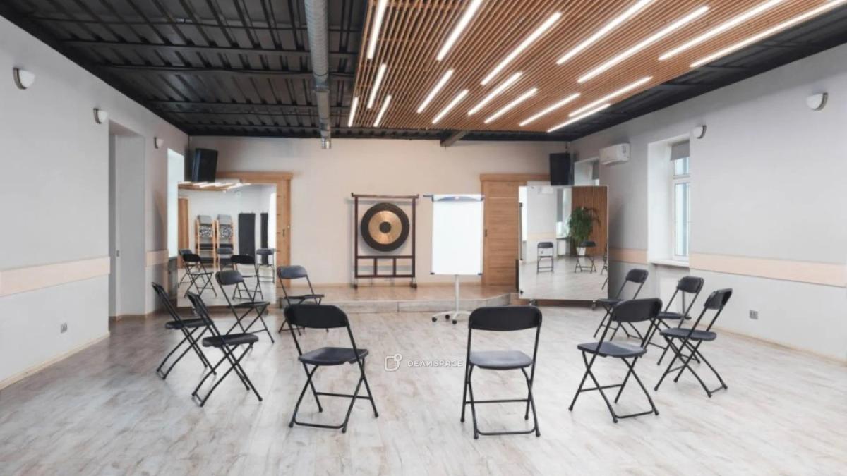 Зал 120 м² для тренингов, конференций, групповых практик - Фото №5