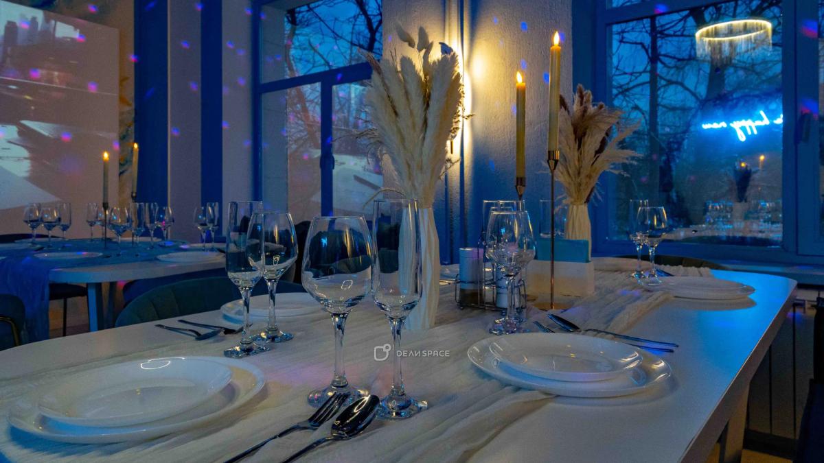 Happy - светлый лофт с уютной фотозоной, мягкими креслами, стильным неоном и караоке - Фото №8