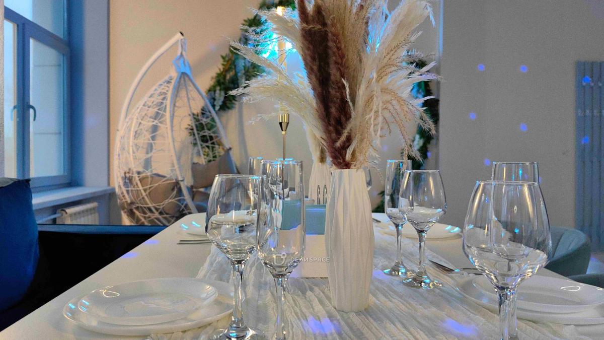 Happy - светлый лофт с уютной фотозоной, мягкими креслами, стильным неоном и караоке - Фото №2