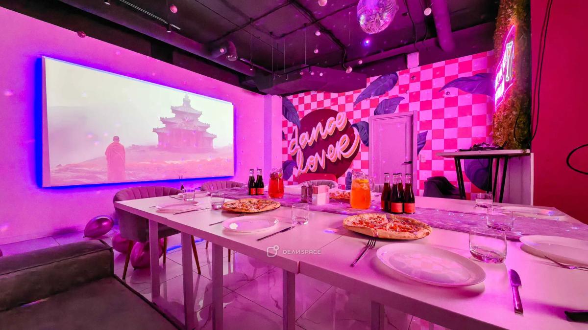 Dance - яркий и современный лофт с фотозоной с неоном, караоке и диско-шаром - Фото №5