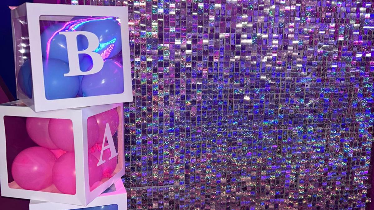 Memory - танцевальный лофт с караоке, большим экраном, фотозоной с неоном и сценой - Фото №1