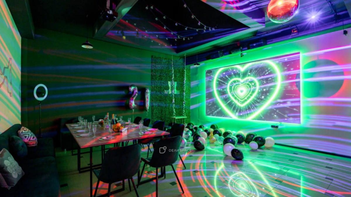 Лофт с диско-шаром, качелями, караоке и приставкой Shine на Алексеевской - Фото №1