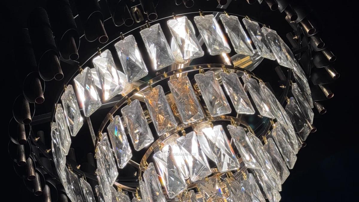 Зал для банкета Gatsby в черно-золотых цветах с караоке, светомузыкой и фотозоной на Нижегородской - Фото №12