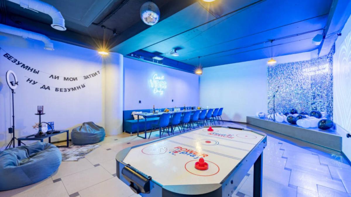 Лофт для вечеринок Vibes со сценой и караоке на Алексеевской - Фото №1