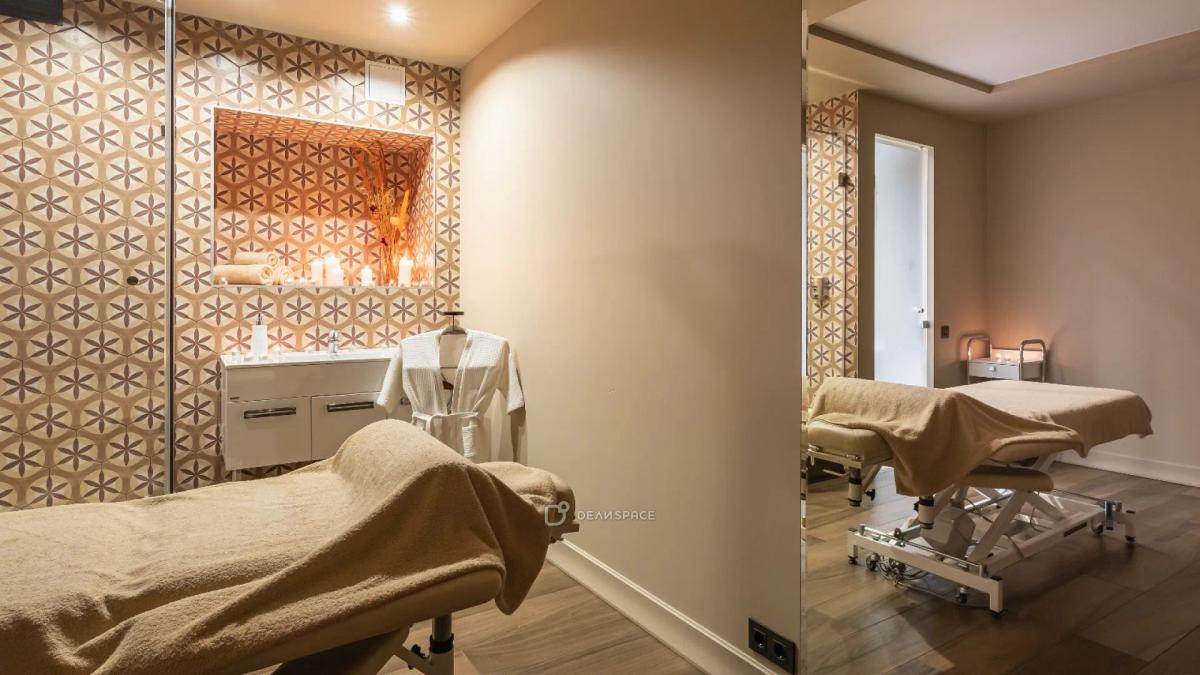 Массажный кабинет c душем в центре Москвы City Retreat - Фото №1