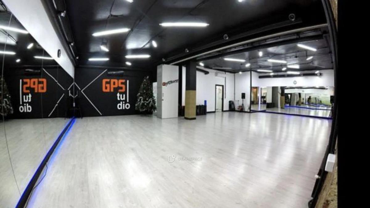 Большой зал для танцев и мастер-классов 115 кв.м. на Бауманской - Фото №1