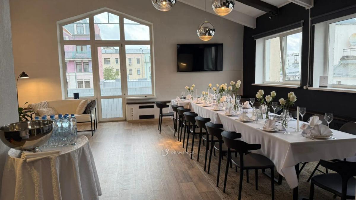 Банкетный зал Mansarda с балконом и кухней на Сретенке - Фото №1