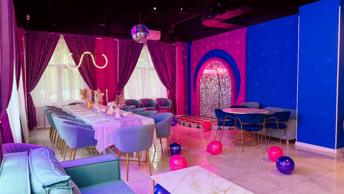 Memory - танцевальный лофт с караоке, большим экраном, фотозоной с неоном и сценой - Фото №5