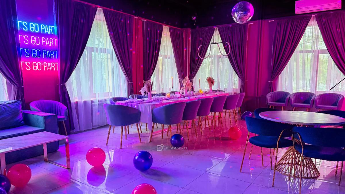 Memory - танцевальный лофт с караоке, большим экраном, фотозоной с неоном и сценой - Фото №6