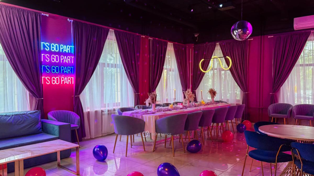 Memory - танцевальный лофт с караоке, большим экраном, фотозоной с неоном и сценой - Фото №8