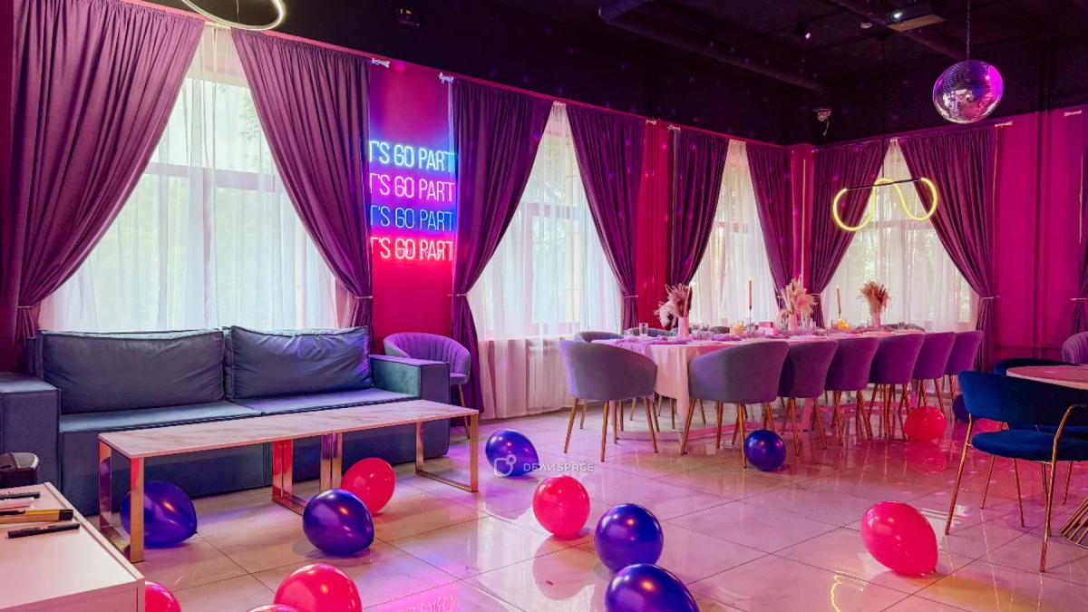 Memory - танцевальный лофт с караоке, большим экраном, фотозоной с неоном и сценой - Фото №9