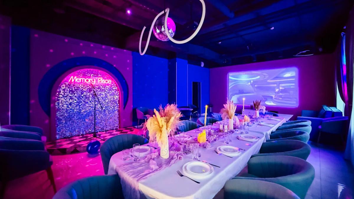 Memory - танцевальный лофт с караоке, большим экраном, фотозоной с неоном и сценой - Фото №10
