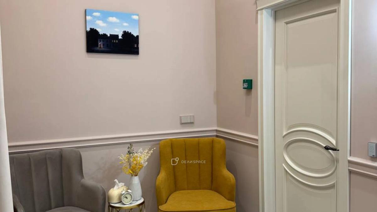 Рабочий кабинет №1 на Мясницкой в коворкинге "Зона Комфорта" - Фото №5