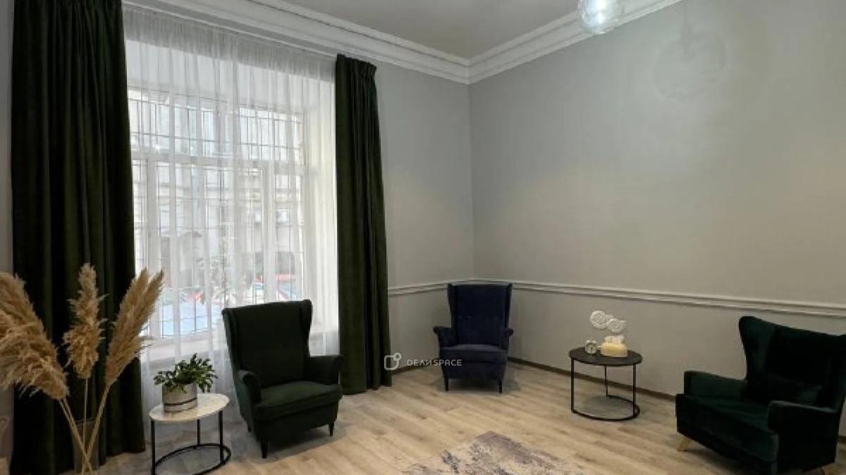 Рабочий кабинет №5 на Мясницкой в коворкинге "Зона Комфорта" - Фото №3