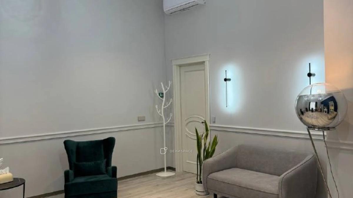 Рабочий кабинет №5 на Мясницкой в коворкинге "Зона Комфорта" - Фото №5