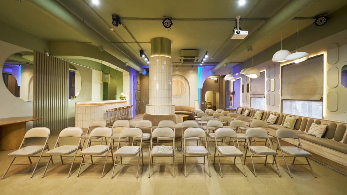 Зал «Октябрь» для бизнес-мероприятий в центре Москвы - Фото №2