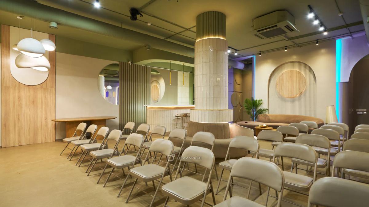 Зал «Октябрь» для бизнес-мероприятий в центре Москвы - Фото №5