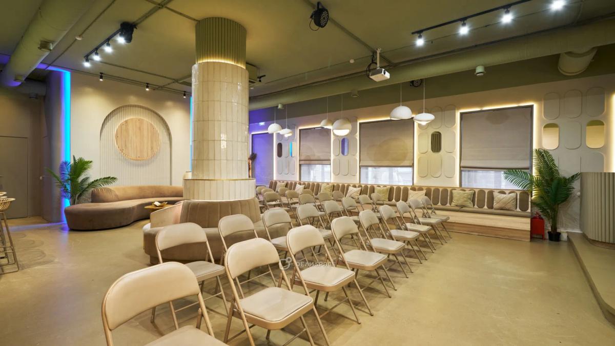 Зал «Октябрь» для бизнес-мероприятий в центре Москвы - Фото №13