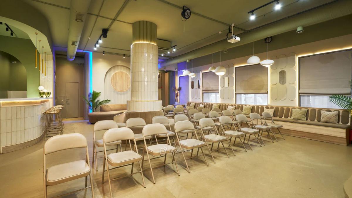 Зал «Октябрь» для бизнес-мероприятий в центре Москвы - Фото №14