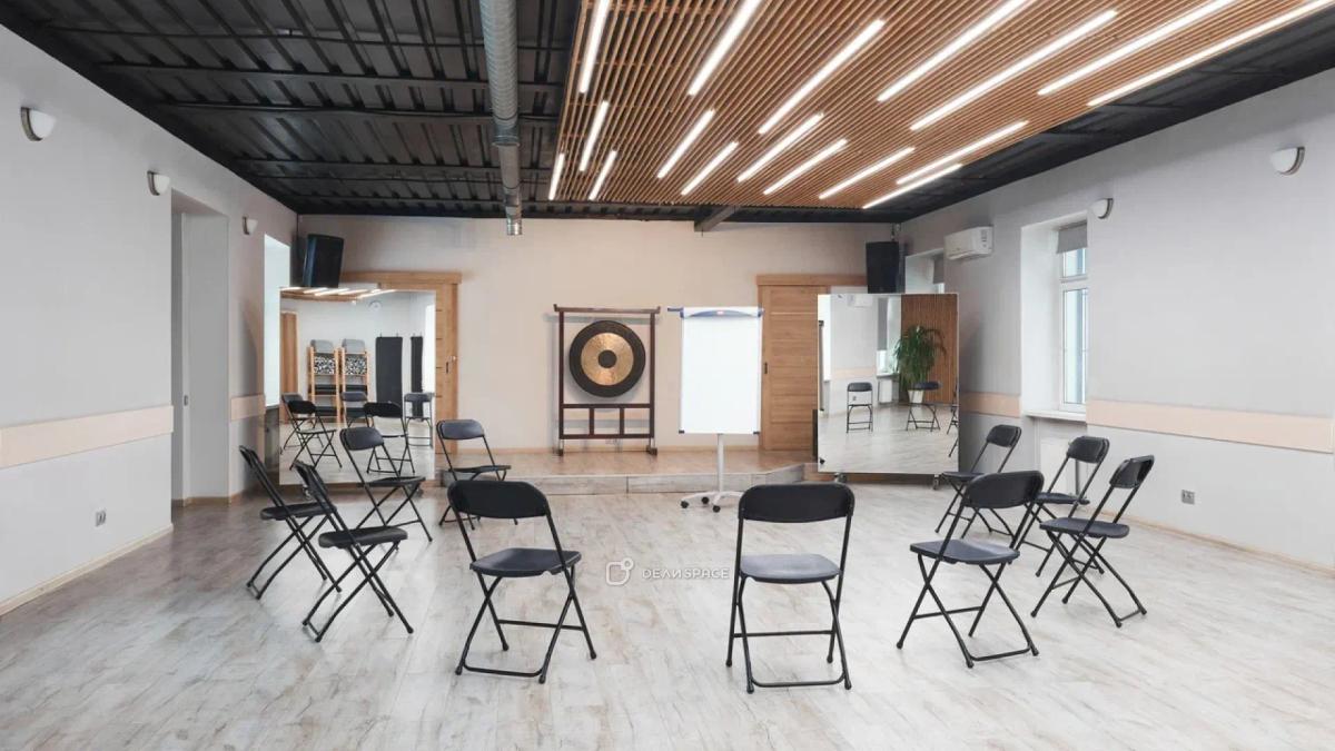 Студия 120м² для бизнес-встреч, тренингов, конференций, телесных практик на Чистых прудах - Фото №2