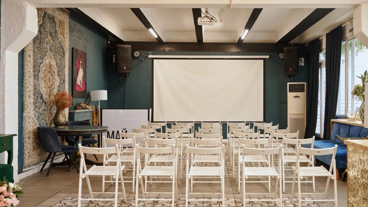 Зал «МАЙ» для лекций и семинаров с большой верандой на Электрозаводской - Фото №1