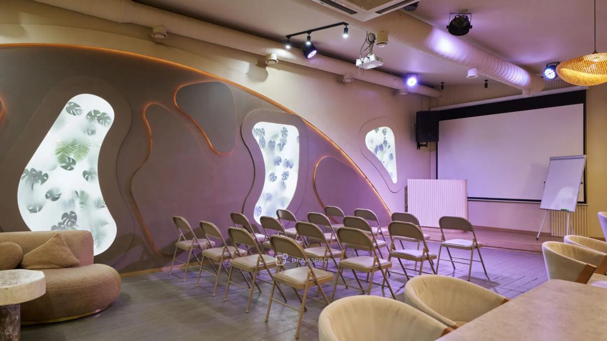 Зал «АВГУСТ» для лекций и тренингов на Курской - Фото №1