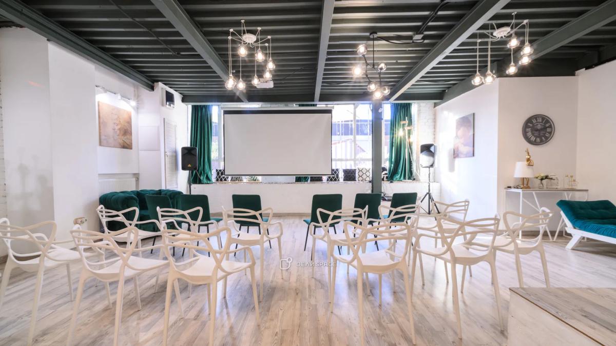 Зал для тренингов, конференций, семинаров, лекций или мастер-классов на Бауманской 110 кв.м до 60 человек - Фото №2