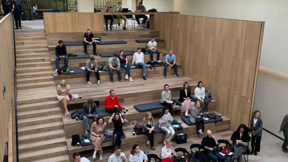 Конференц-зал (Лекторий) в коворкинге "Телеграф" на Селигерской - Фото №2