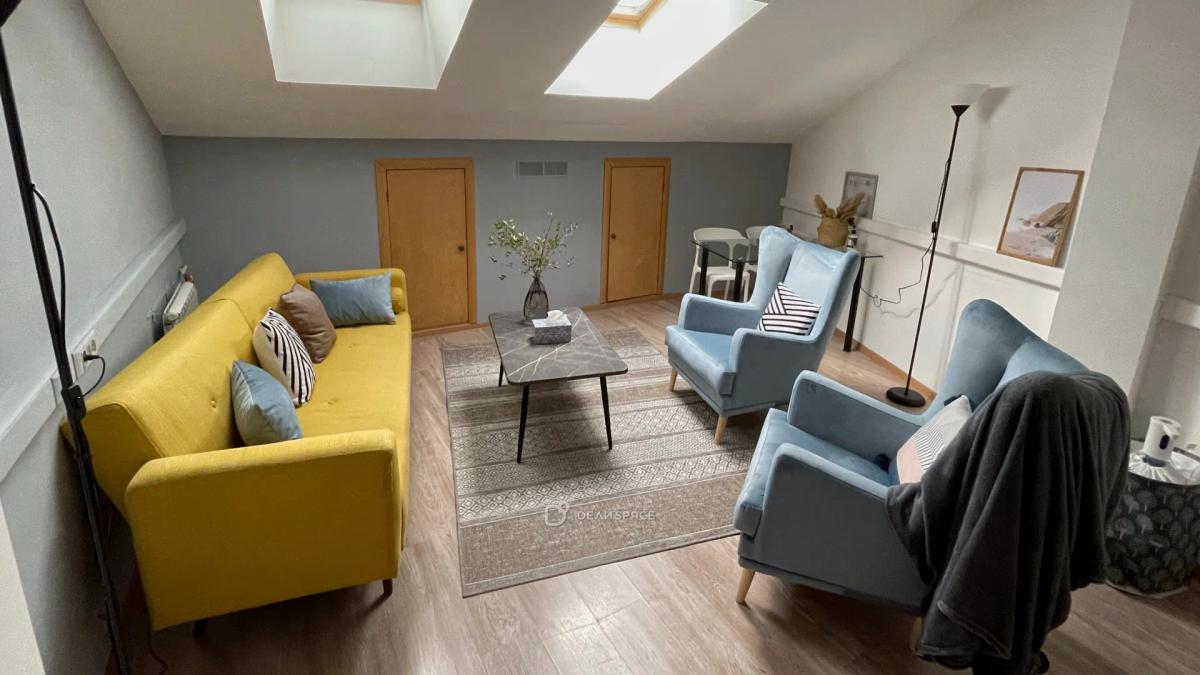 Солнечный кабинет Б-29 для тренингов, обучения и встреч на Бауманской - Фото №1