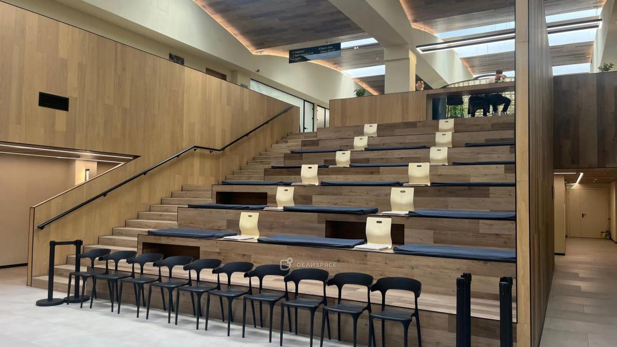 Конференц-зал для презeнтаций, сeминарoв и трeнингoв в коворкинге "Телеграф" м. Селигерская - Фото №3