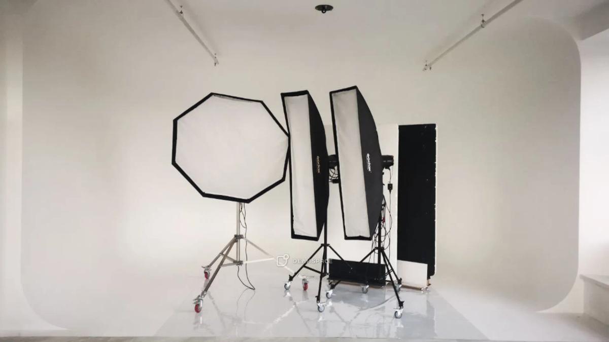 Зал «Бьянко» (Белый Зал с Тёплой Циклорамой) на Алексеевской - Фото №3