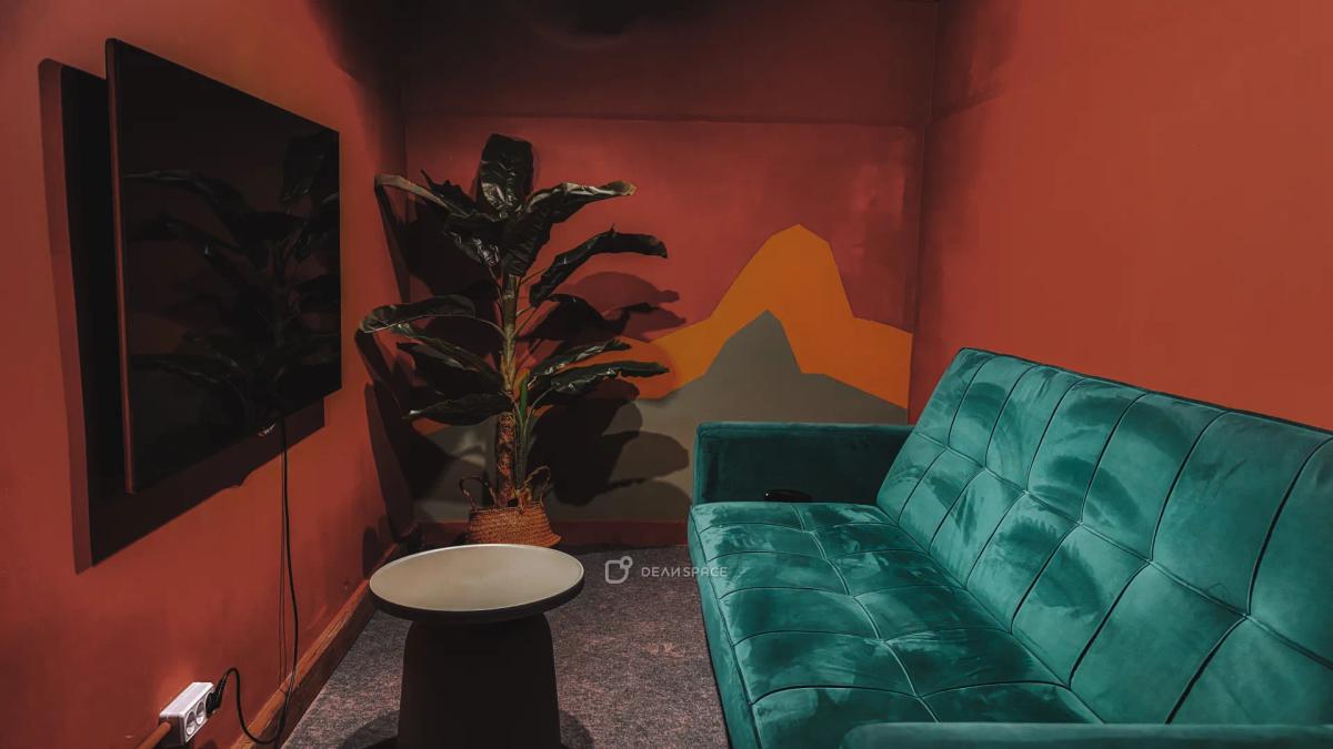 Комнатный лофт "Охра" с отдельными зонами в парке Сокольники - Фото №1