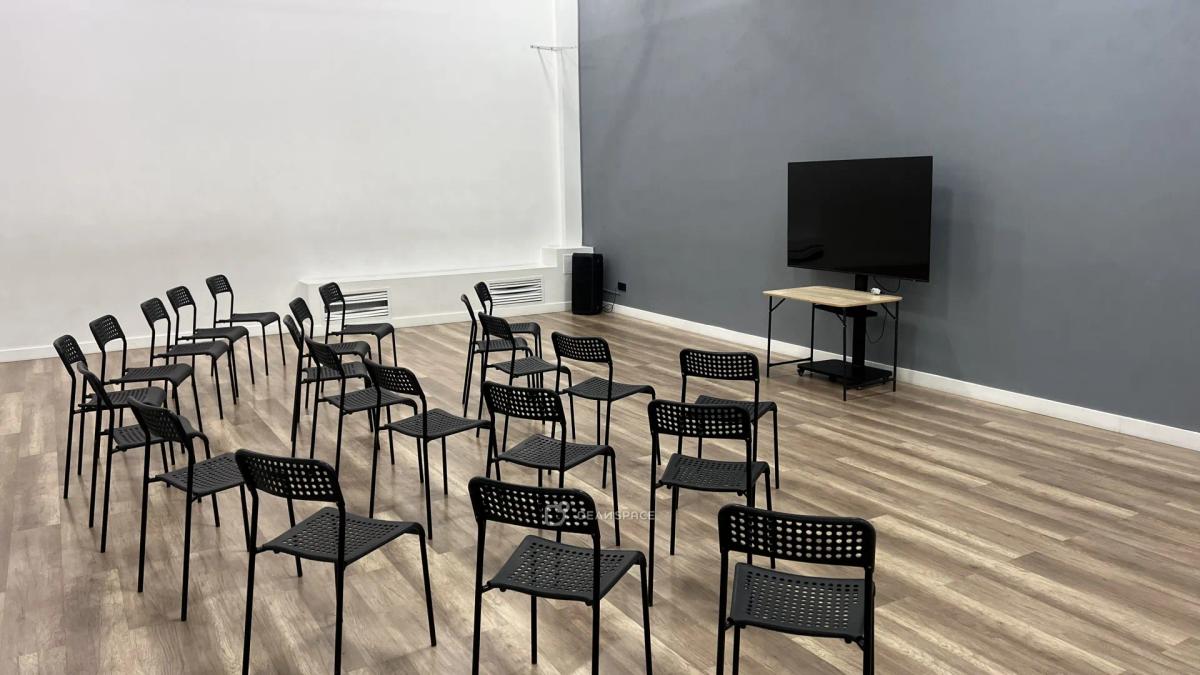 Зал для семинаров, тренингов 90 кв. м на Пражской - Фото №7