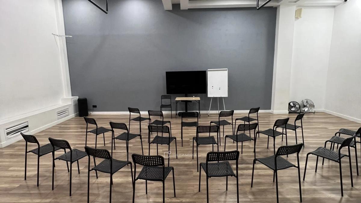 Зал для семинаров, тренингов 90 кв. м на Пражской - Фото №10