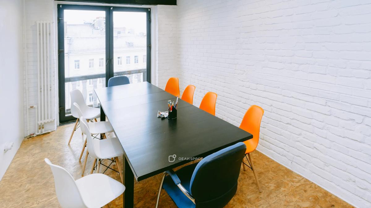 Аудитория Room 8 для переговоров, тренингов и мастер-классов на Чеховской - Фото №4